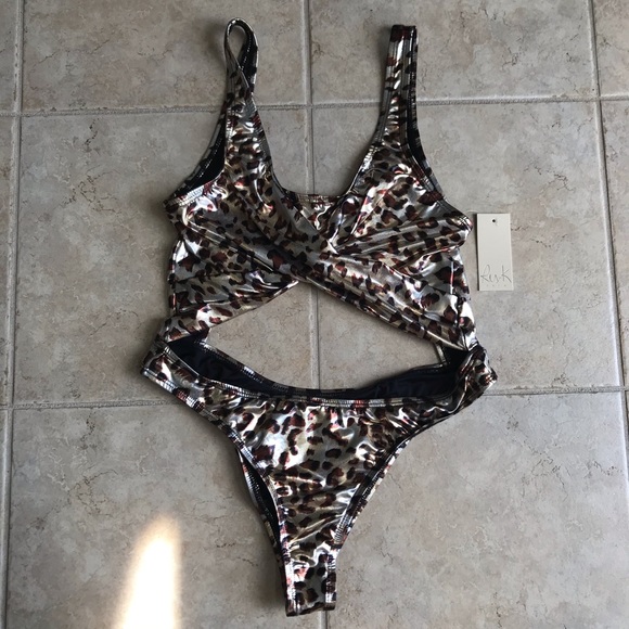 NWT Ris-K Wildcat One-Piece with Cutouts - Picture 2 of 7